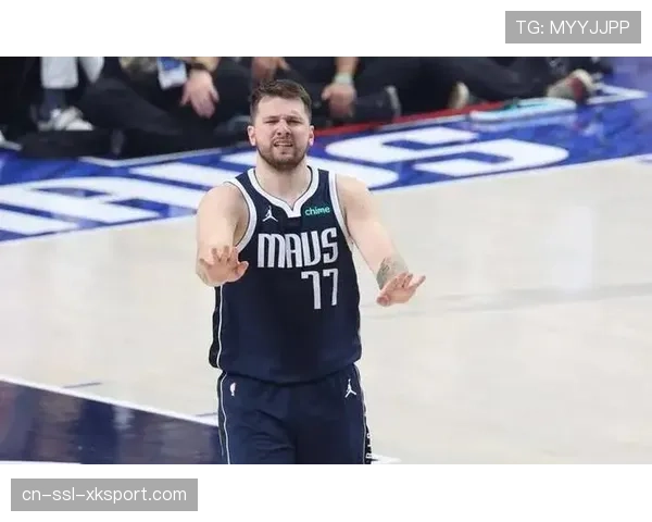 消息:东契奇因左小腿紧张将缺席背靠背比赛,独行侠调整轮换 消息:东契奇因左小腿紧张将缺席背靠背比赛,独行侠调整轮换